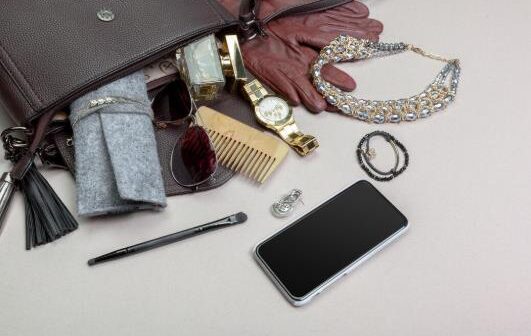 5 Features That Define Modern Luxury Accessories Collections