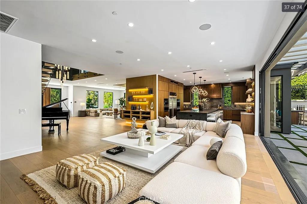 How to Choose the Right Luxury Custom Homes Builders in 2026 3