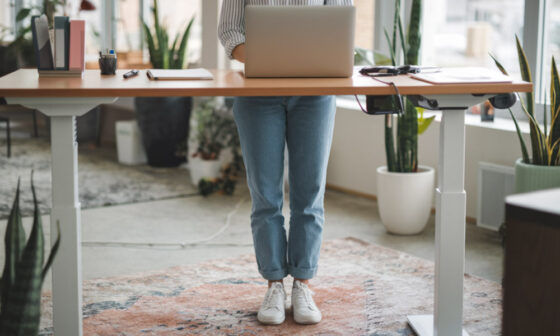 7 Ways to Stay Comfortable at a Desk Job