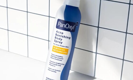 Exfoliate Unclog Your Pores with Salicylic Acid Spray