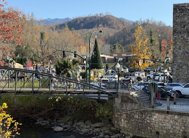 How to Plan a Romantic Trip to Gatlinburg Tennessee