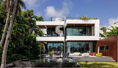 7 Best Custom Home Builders for Coastal Personalized Builds 2026