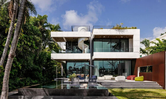 7 Best Custom Home Builders for Coastal Personalized Builds 2026