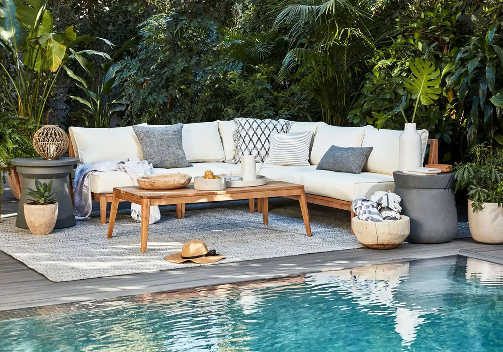 Top Picks Outdoor Coffee Tables to Complete Your Patio
