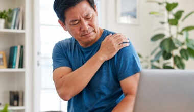Shoulder Smart Daily Habits A Guide To Safer Reaching Lifting And Recovery