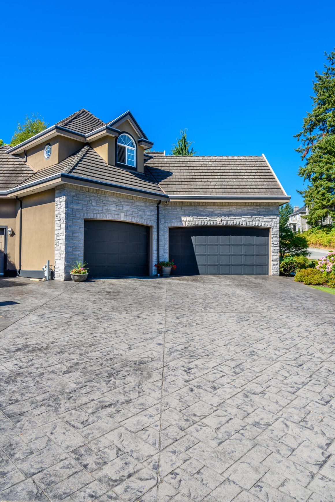 How to Troubleshoot Common Garage Door Issues